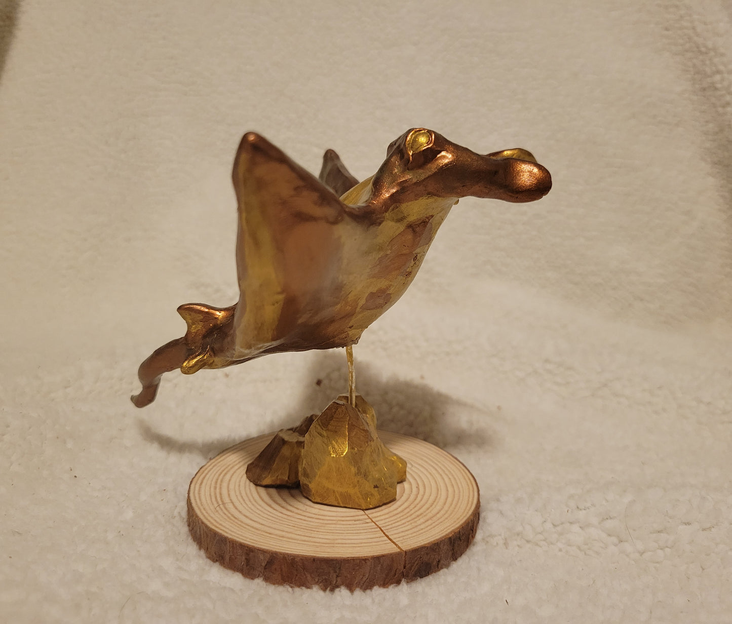Giant Oceanic Manta Ray (Rusting Bronze & Gold)
