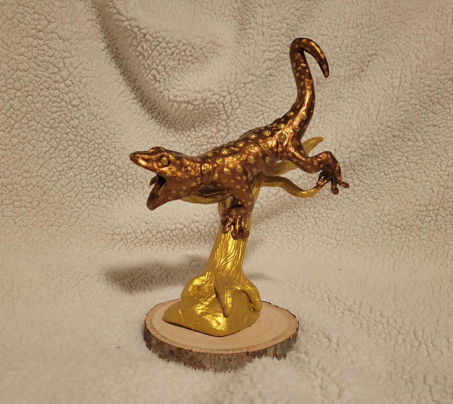 BB-TG | Tokay Gecko Sculpture (Bronze & Gold)